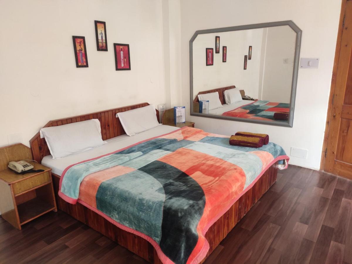 Hadimba Way Manali - Top Rated And Most Awarded Property In Manali !! Balcony Rooms Bagian luar foto