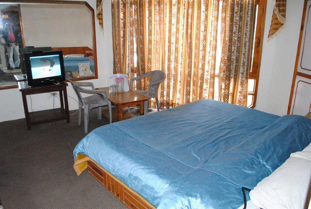 Hadimba Way Manali - Top Rated And Most Awarded Property In Manali !! Balcony Rooms Bagian luar foto